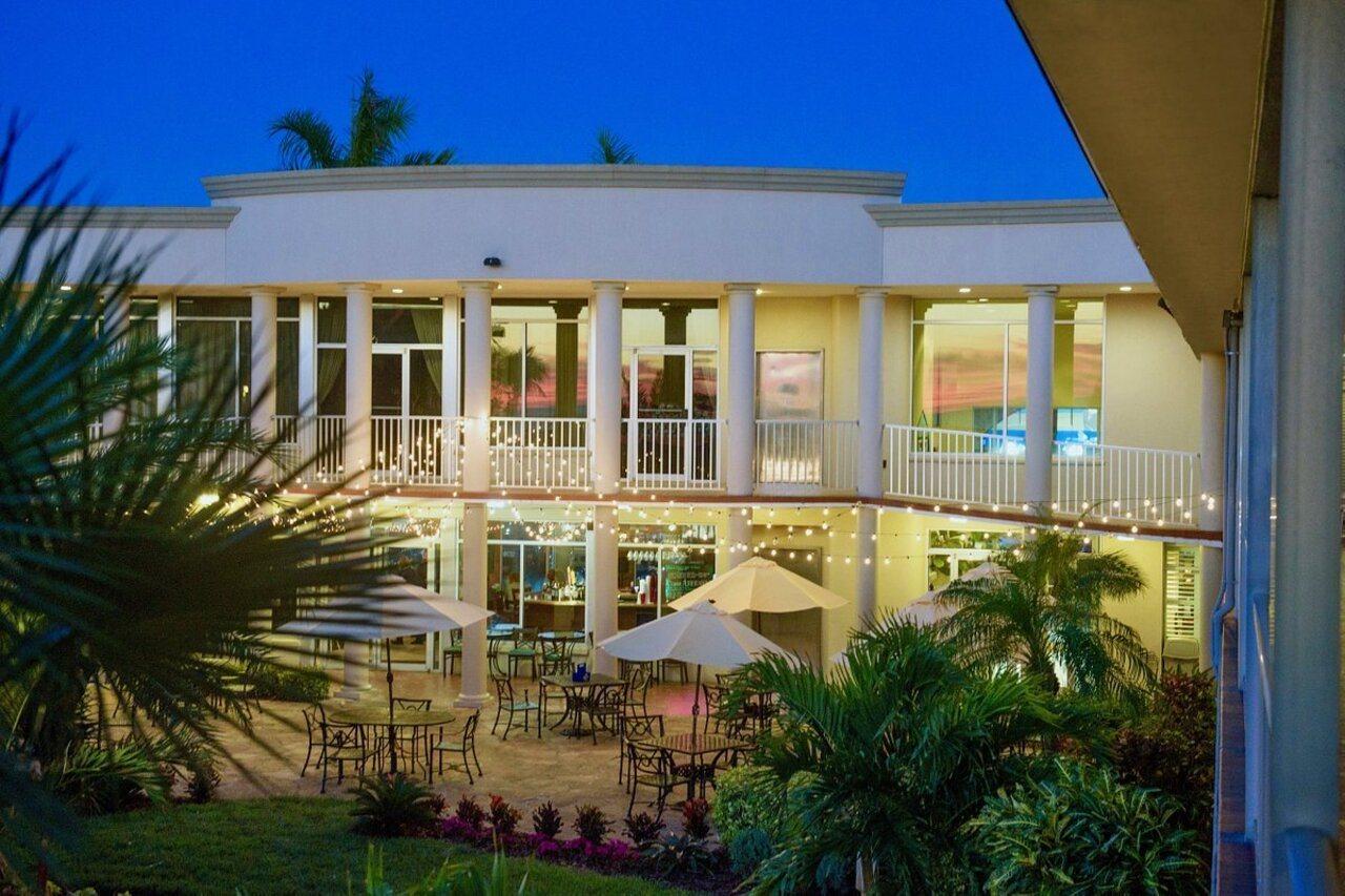 Thunderbird Beach Resort Treasure Island Exterior foto