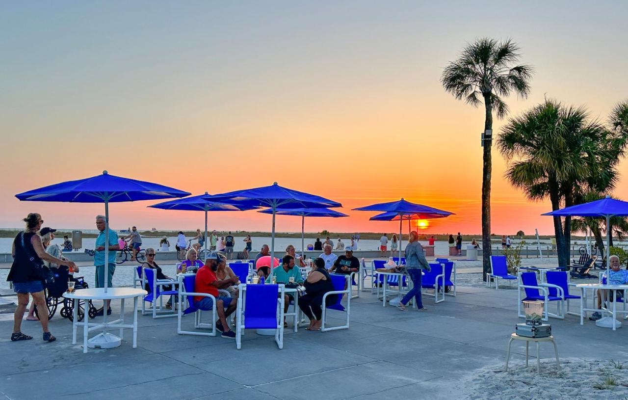 Thunderbird Beach Resort Treasure Island Exterior foto