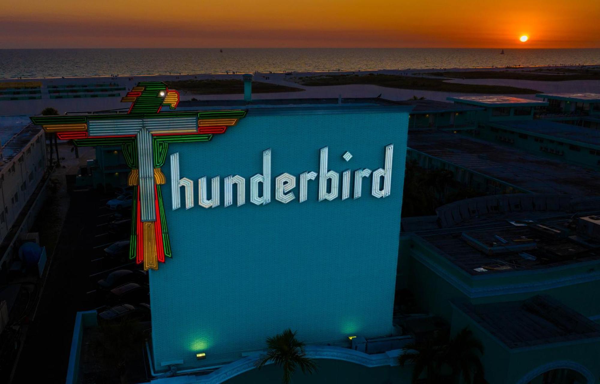Thunderbird Beach Resort Treasure Island Exterior foto