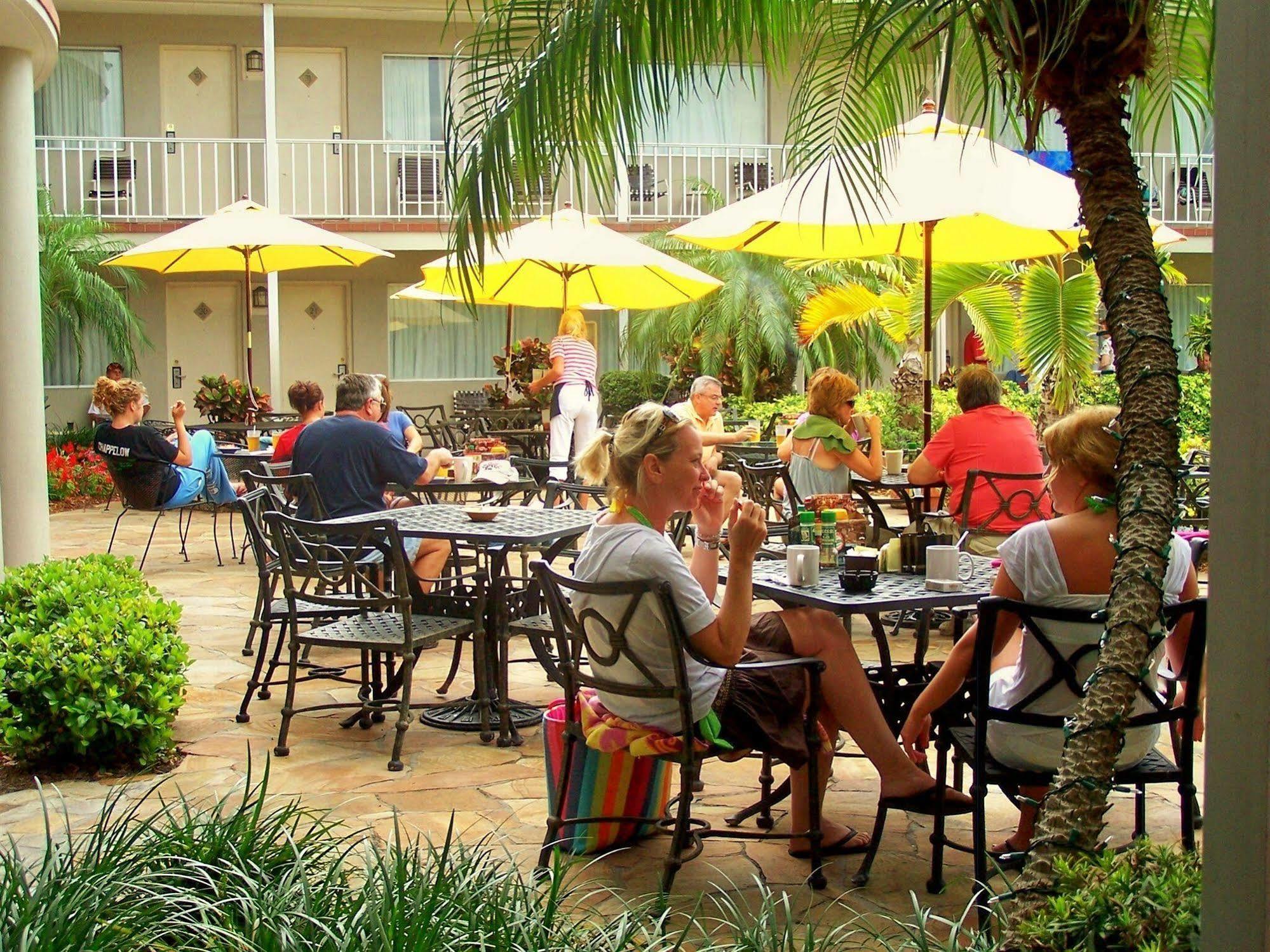 Thunderbird Beach Resort Treasure Island Exterior foto
